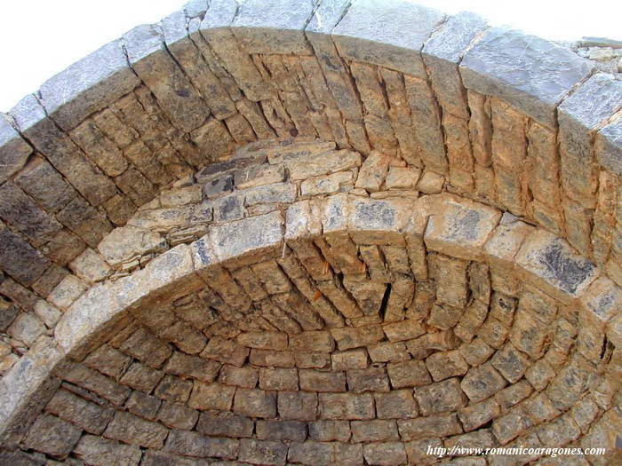 DETALLE DEL APAREJO DE PRESBITERIO Y ÁBSIDE